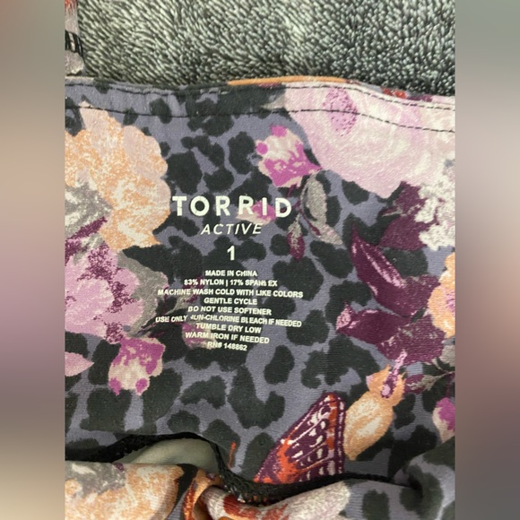 Torrid leggings- size 1, floral and leopard print. 28” length - Picture 3 of 3